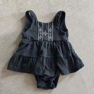⭐️5/$25⭐️ Carter's Black Sleeveless Bodysuit with Embroidery